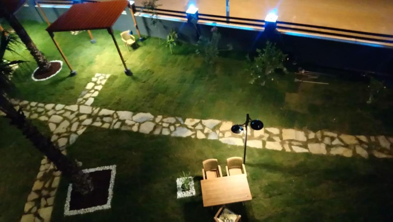 Mali Garden Side