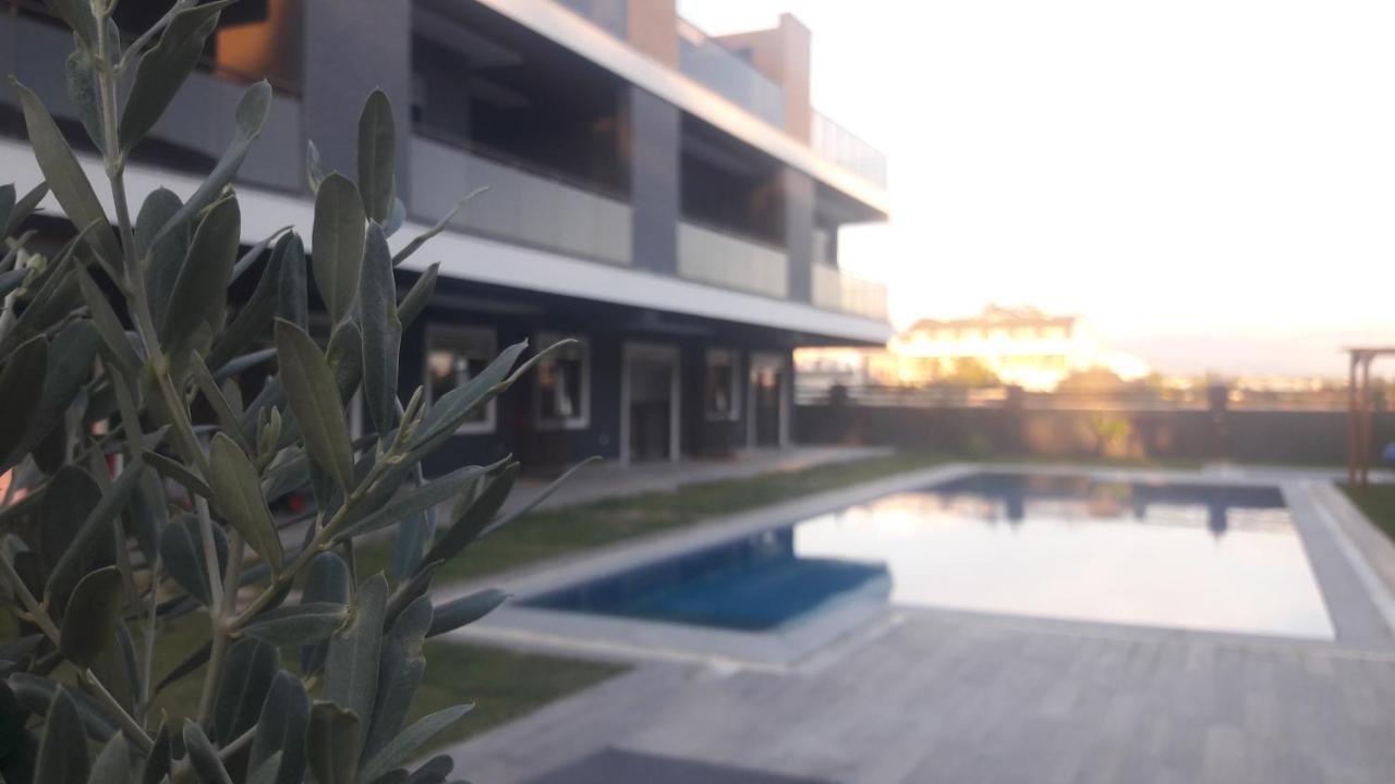 Mali Garden Side